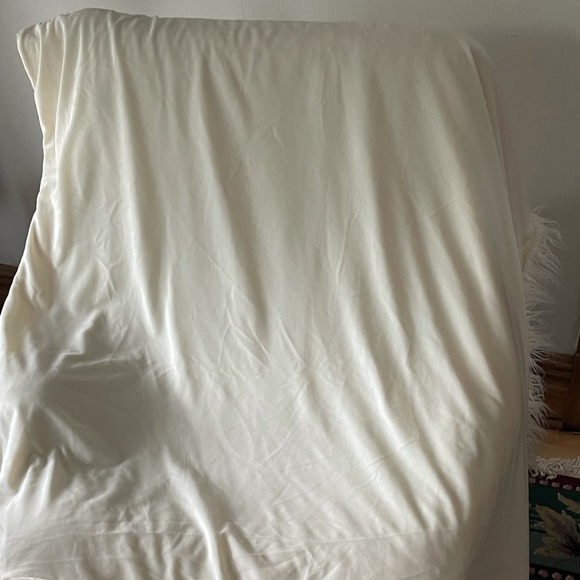 Threshold Faux Fur Throw - Picture 2 of 4